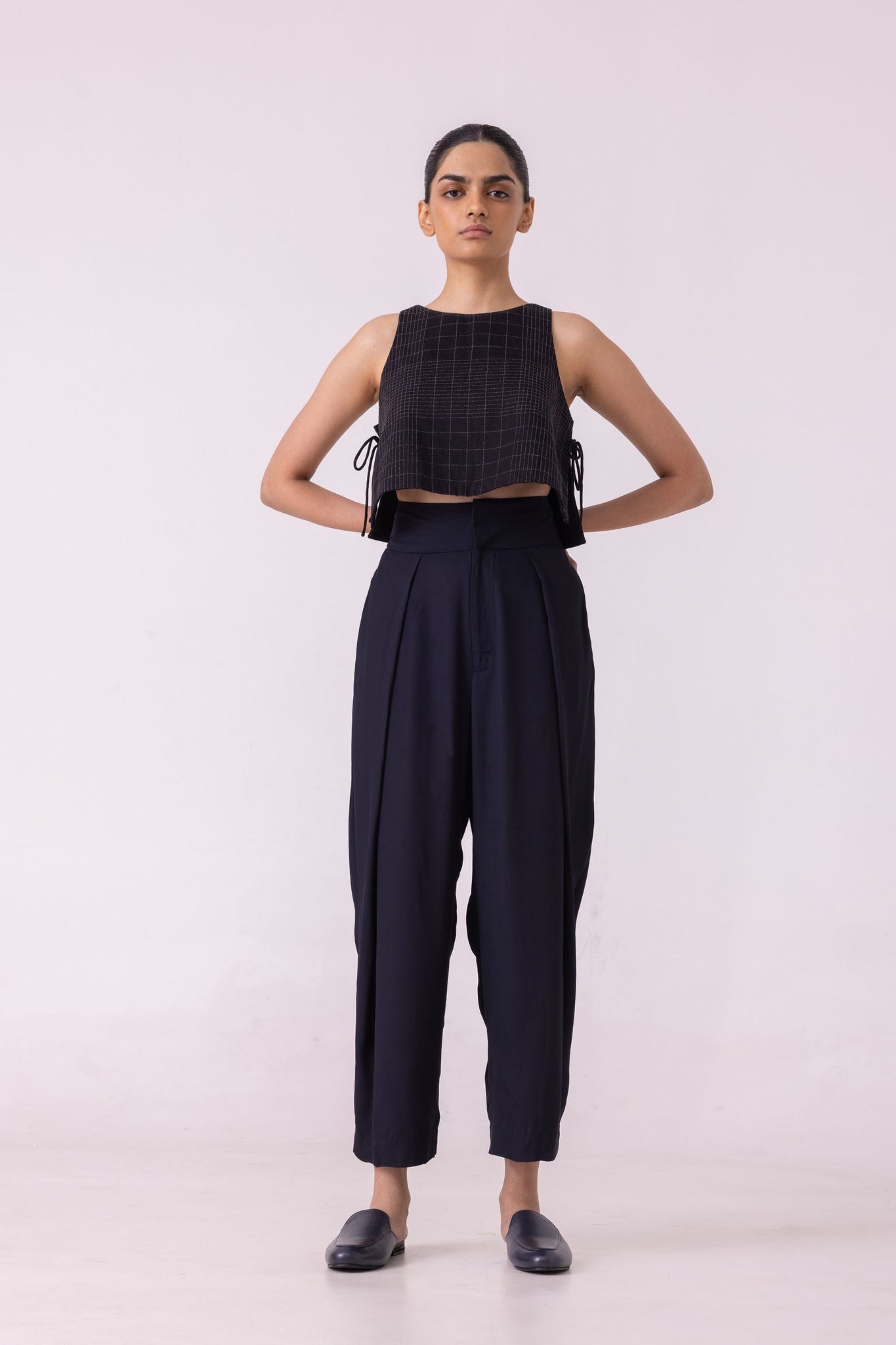 Elinor Black Barrel Pants