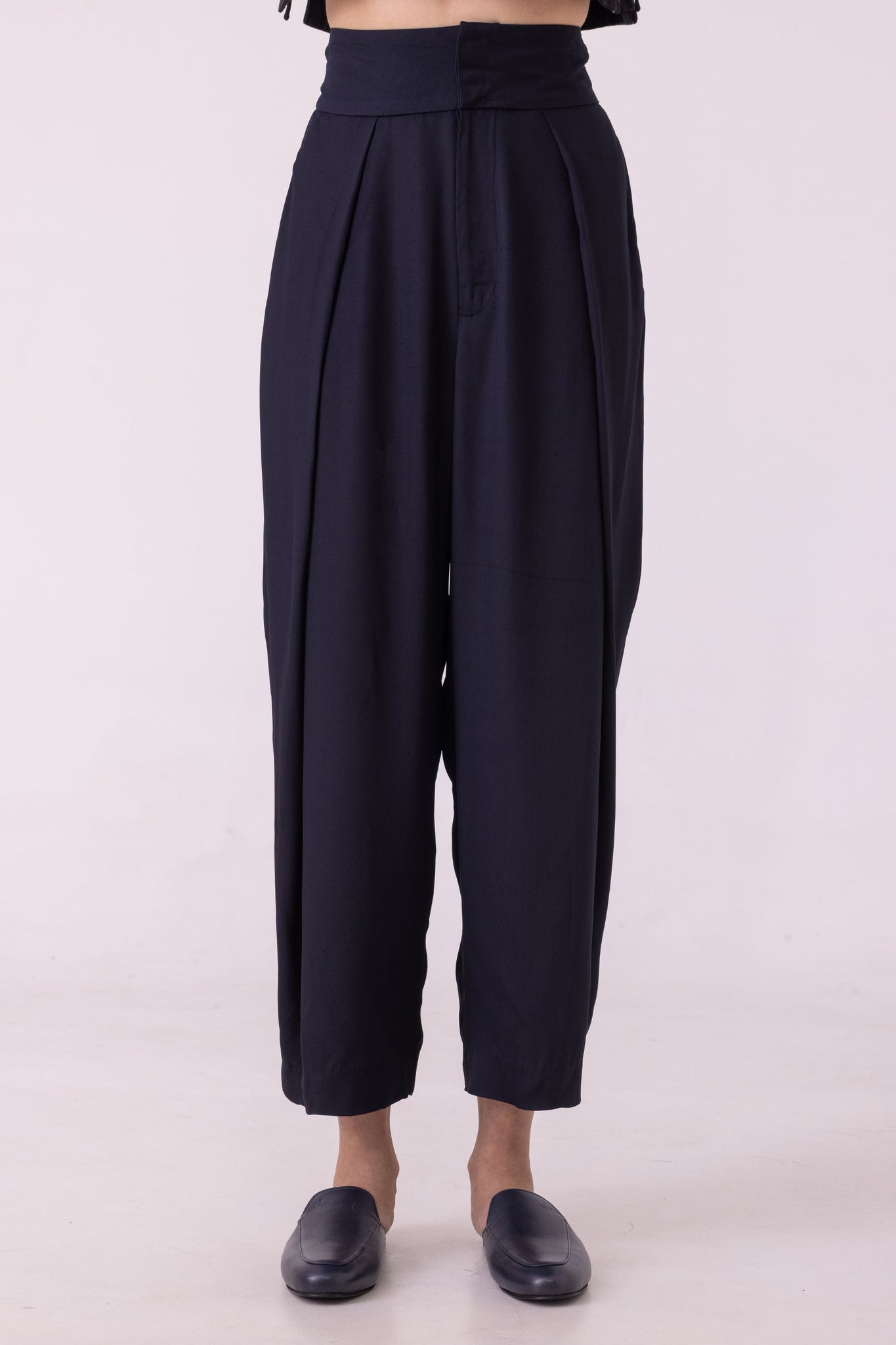 Elinor Black Barrel Pants